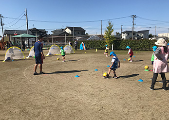 Photo: MGC-sponsored soccer clinic (Niigata Plant)