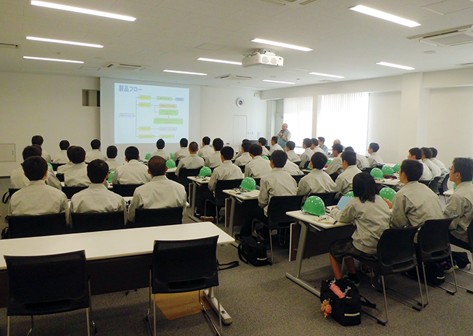 photo: Factory tour and study seminar (Mizushima Plant)