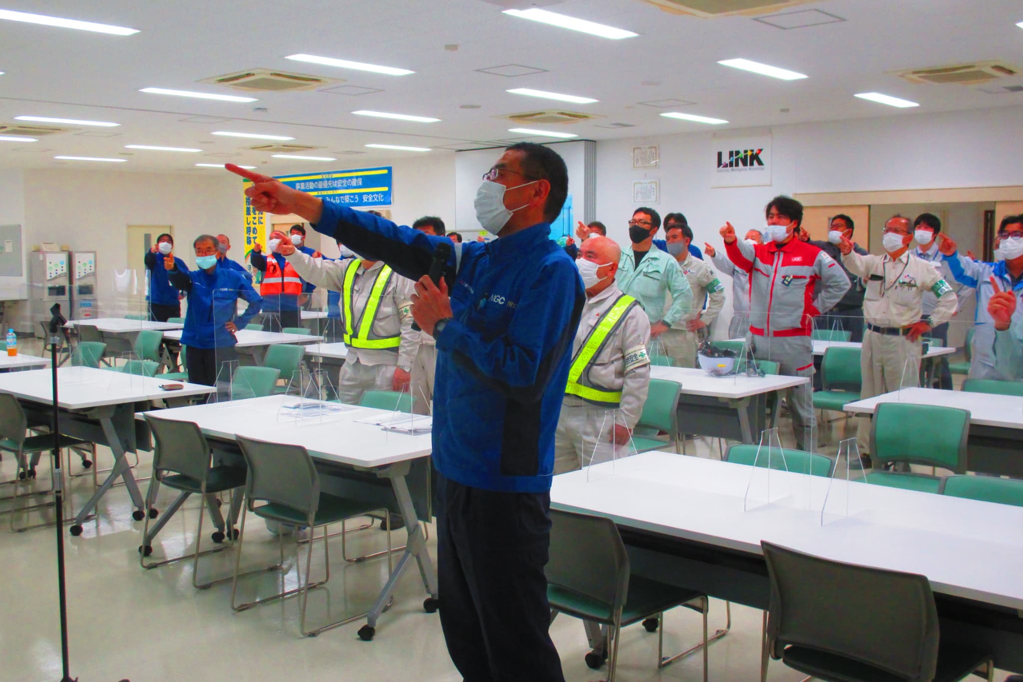 photo: A Safety Meeting (Mizushima Plant)