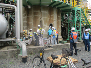 photo: Reciprocal Inspections of Periodic Repairs of Complexes (Kashima Plant)