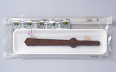写真：鉄剣の包装例